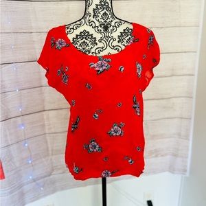 Splendid Women’s Red Floral Short Sleeve Slit Back Round Neck Rayon Blouse